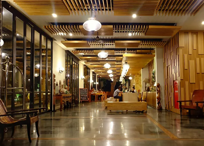 Paragon Hotel 4*