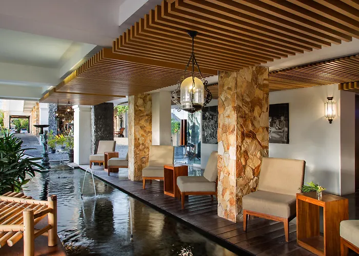 Paragon Hotel 4*
