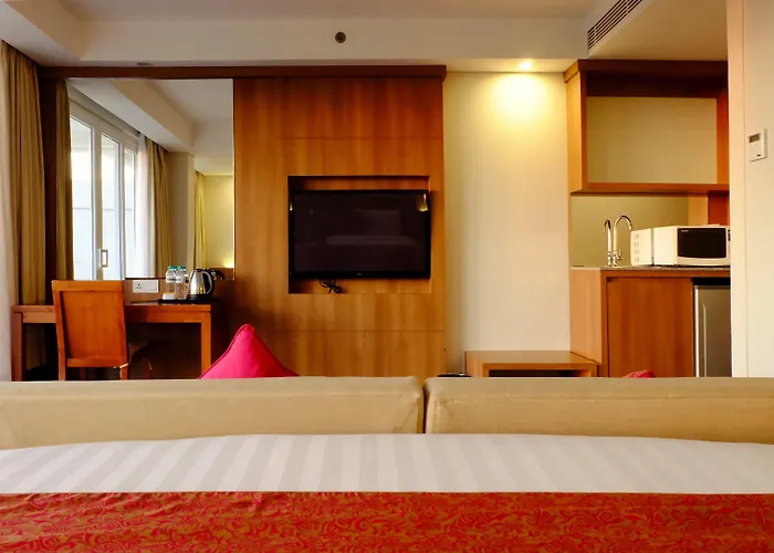 Paragon Hotel