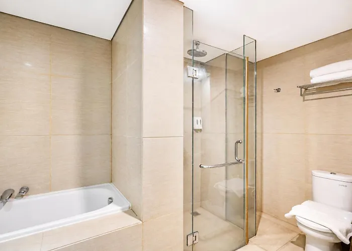 Paragon Hotel 4*