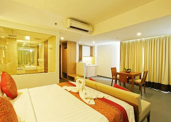 Paragon Hotel 4*