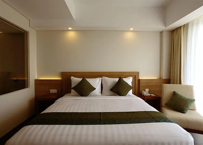 Paragon Hotel