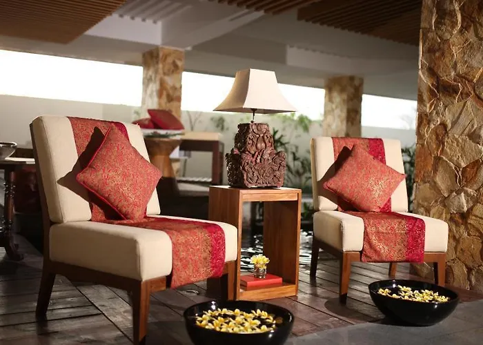 Paragon Hotel 4*
