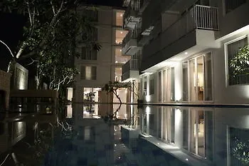 Paragon Hotel